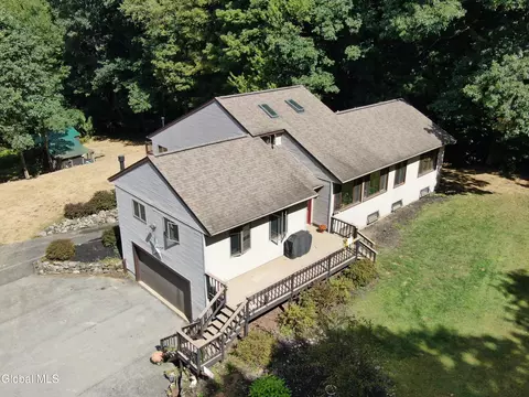 2815 Shaw Rd, Middle Grove, NY 12850