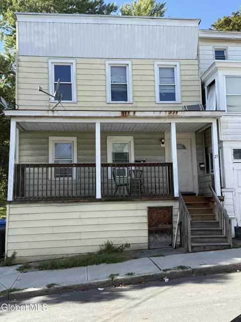 25 Benjamin St, Albany, NY 12202