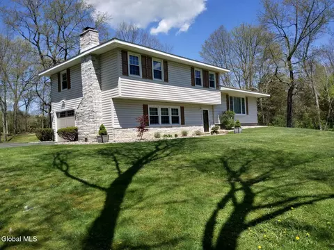 313 Pine Cir, Claverack, NY 12513