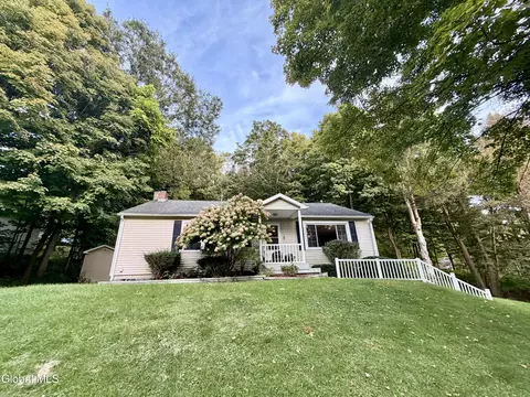 22 Sharpe Rd, Wynantskill, NY 12198