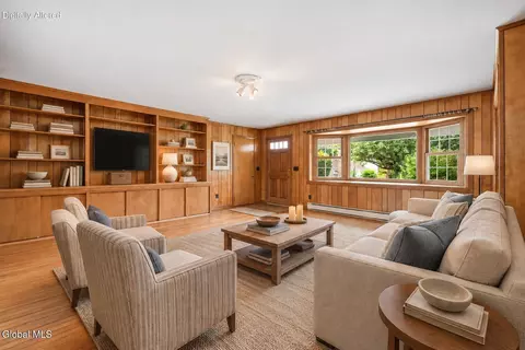 Living - 1015 Tomahawk Trl, Scotia, NY 12302 photo 1 of 6