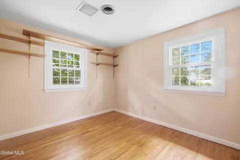 Bedroom - 1015 Tomahawk Trl, Scotia, NY 12302 photo 8 of 8