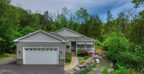 720 Sleepy Hollow Rd, Athens, NY 12015