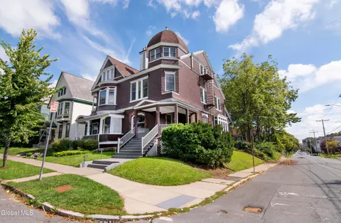 114 S Lake Ave, Albany, NY 12208