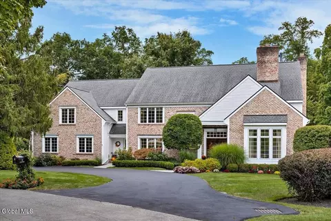 12 Sage Est, Menands, NY 12204