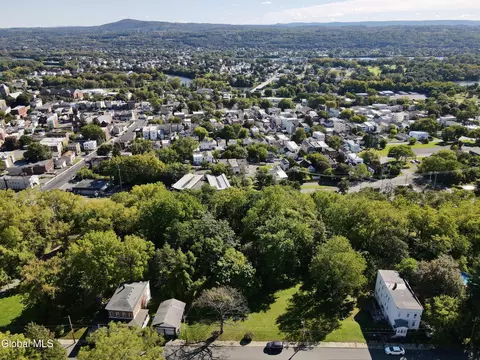 35 Trull St, Cohoes, NY 12047