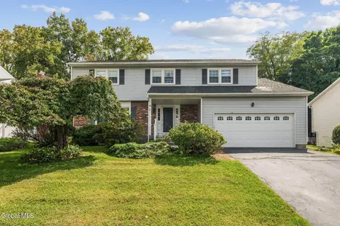 63 Aspen Cir, Albany, NY 12208