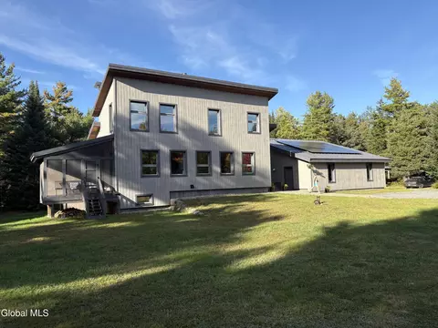 25 Mc Manus Rd, Bloomingdale, NY 12913