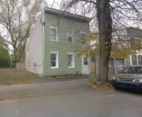 549 3rd St, Albany, NY 12206