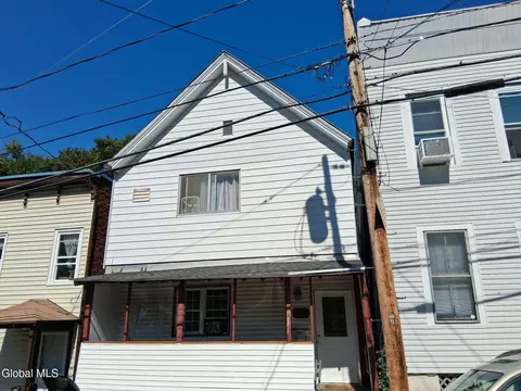 32 Lincoln Ave, Troy, NY 12180