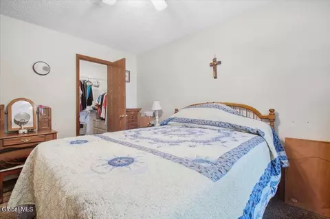 Bedroom - 22 Cromwell Dr, Halfmoon, NY 12065 photo 2 of 3