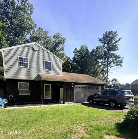 172 Butler Rd, Moreau, NY 12828