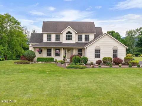 137 Trillium Ln, Cobleskill, NY 12043
