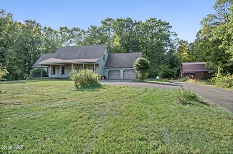 5525 Mack Rd, Galway, NY 12074