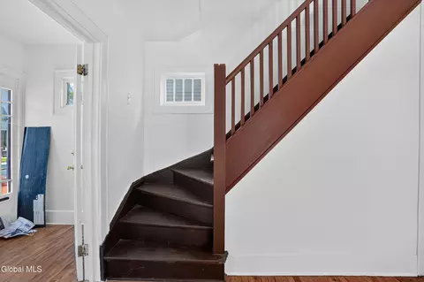 Entry Way - 413 Summit Ave, Schenectady, NY 12307 photo 4 of 10