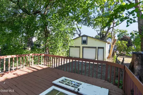 Exterior - 413 Summit Ave, Schenectady, NY 12307 photo 2 of 2