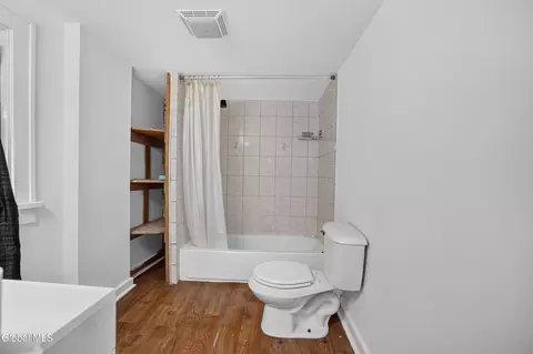 Bath - 413 Summit Ave, Schenectady, NY 12307 photo 3 of 3