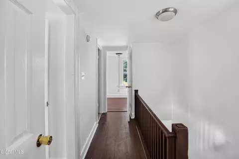 Entry Way - 413 Summit Ave, Schenectady, NY 12307 photo 8 of 10