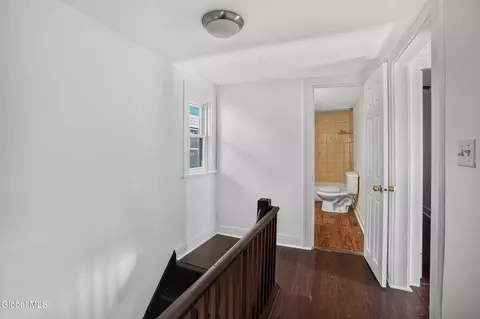 Entry Way - 413 Summit Ave, Schenectady, NY 12307 photo 9 of 10