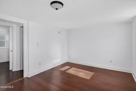 Bedroom - 413 Summit Ave, Schenectady, NY 12307 photo 3 of 4