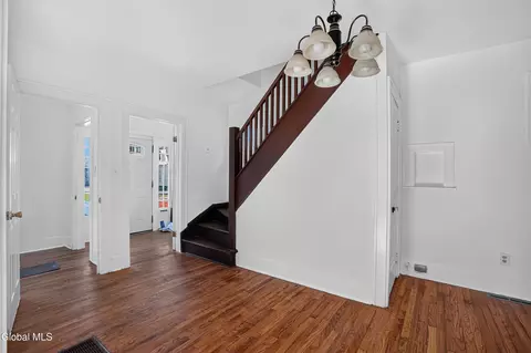 Entry Way - 413 Summit Ave, Schenectady, NY 12307 photo 5 of 10