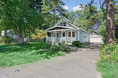 2113 Robinwood Ave, Rotterdam, NY 12306
