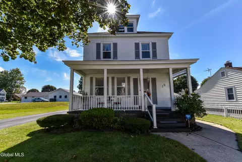 18 Grandoe Ln, Gloversville, NY 12078