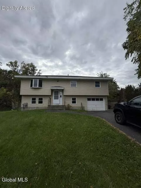 8 Gloria Dr, Latham, NY 12110