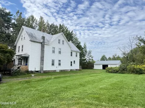 67 N Main St, Mayfield, NY 12117