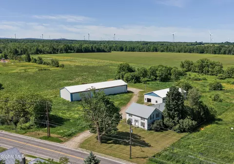 44 Lake St, Chateaugay, NY 12920