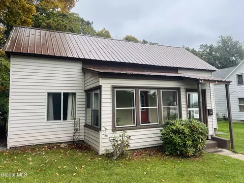 6 River St, Fort Edward, NY 12828