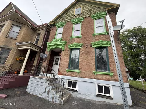 561 Nott St, Schenectady, NY 12308