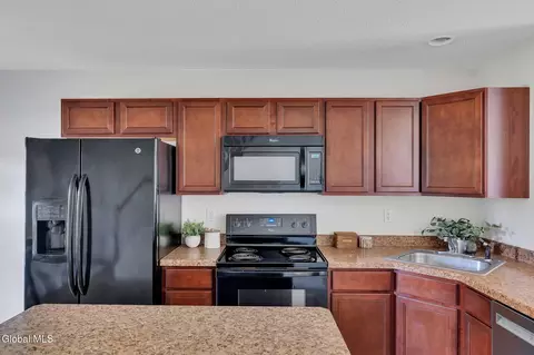 Kitchen - 18 Pointe West Dr # A, Clifton Park, NY 12065 photo 3 of 3