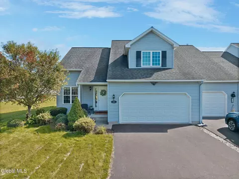 18 Pointe West Dr # A, Clifton Park, NY 12065