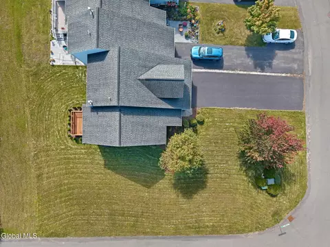 View/Area - 18 Pointe West Dr # A, Clifton Park, NY 12065 photo 2 of 3