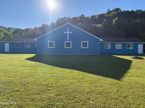 7 Smith Rd, Petersburgh, NY 12138