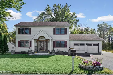 29 Omega Ter, Latham, NY 12110