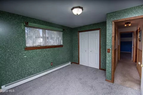 Bedroom - 32 Cinnamon Rdg, Keeseville, NY 12944 photo 7 of 7