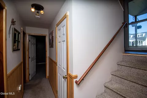 Entry Way - 32 Cinnamon Rdg, Keeseville, NY 12944 photo 2 of 2