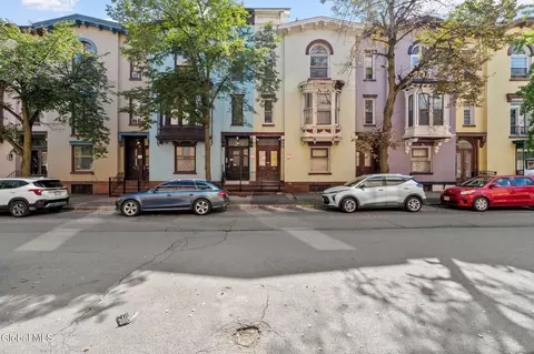 3 St Pauls Pl, Troy, NY 12180