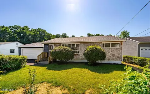 72 Cordell Rd, Schenectady, NY 12304