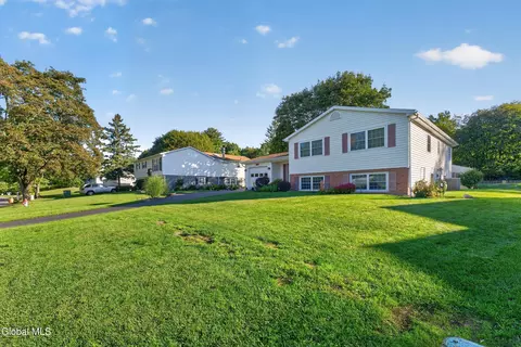 144 Stonington Hill Rd, Voorheesville, NY 12186