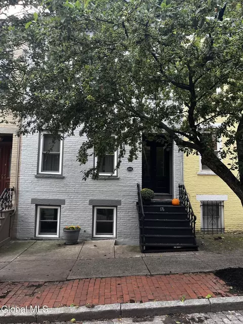 176 Jay St, Albany, NY 12210