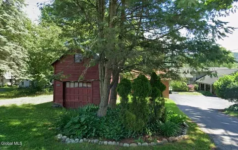 346 Cleverdale Rd, Queensbury, NY 12804