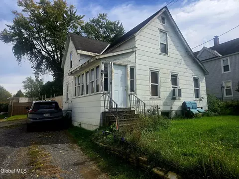 5 Cummings Ave, Johnstown, NY 12095