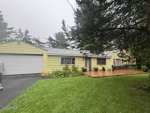 52 Jones Ave, Feura Bush, NY 12067