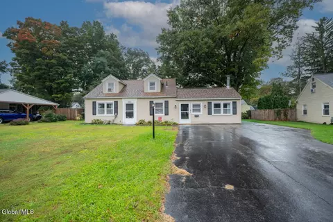 1013 Inner Dr, Schenectady, NY 12303