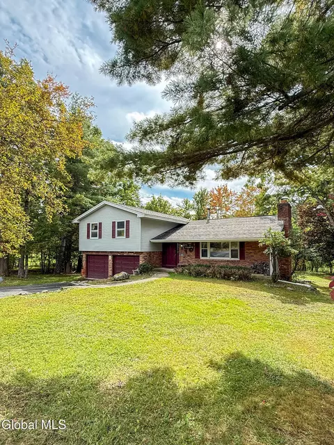 183 N Nassau Rd, Averill Park, NY 12018