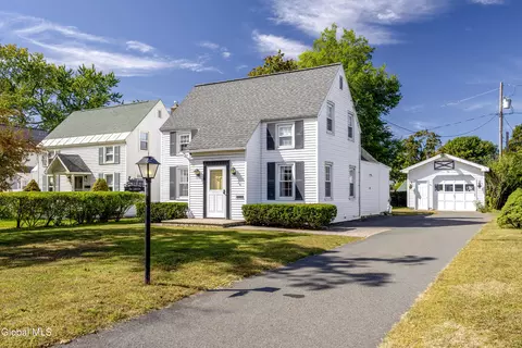 6 Victor St, Albany, NY 12206