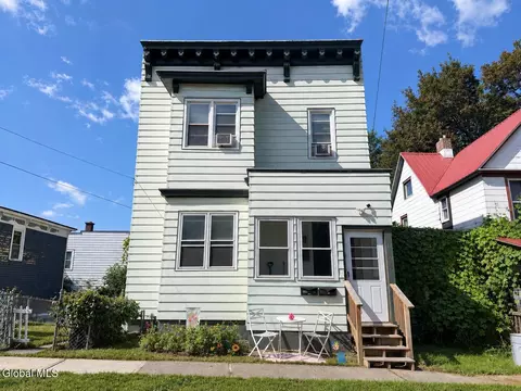 1809 4th St, Rensselaer, NY 12144